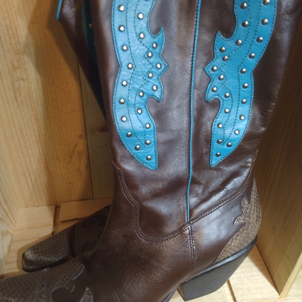 Brown and blue BC girls cowgirl boots 8 and 1/2